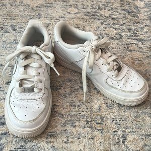 Nike Air Force 1s youth 4.5